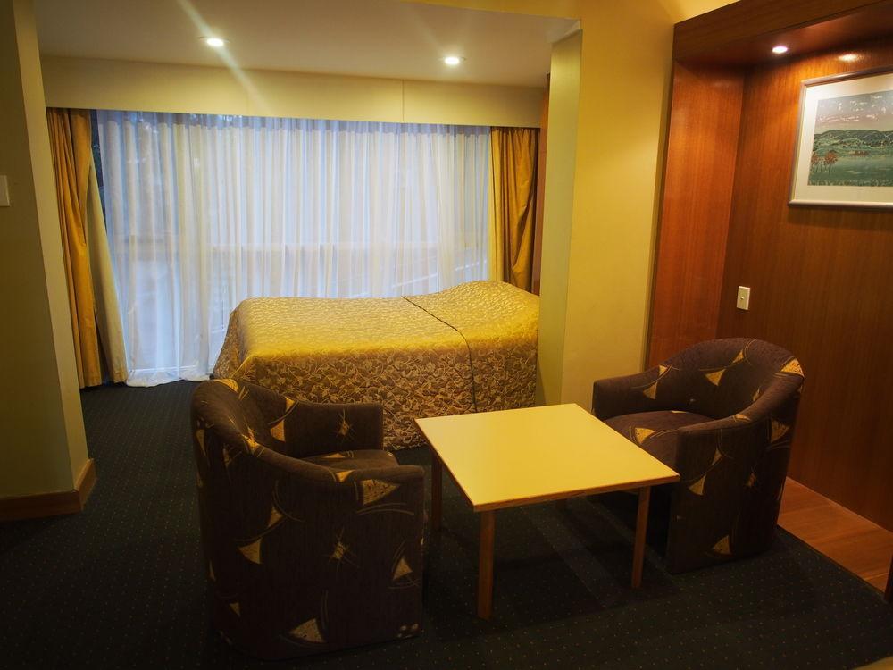 & Motel Killara