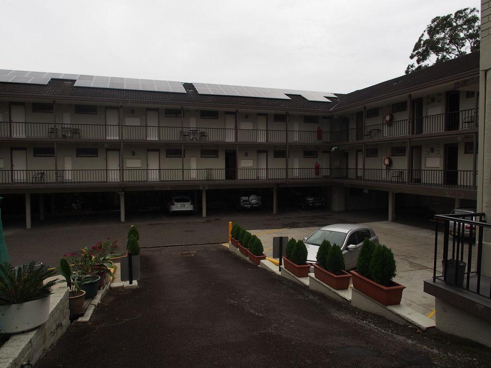 & Motel Killara