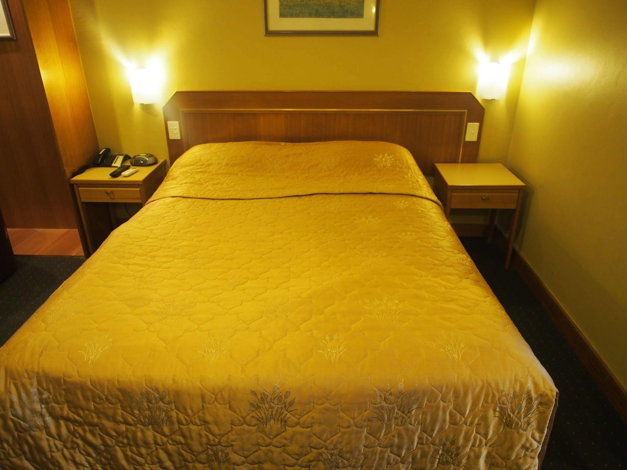 & Motel Killara
